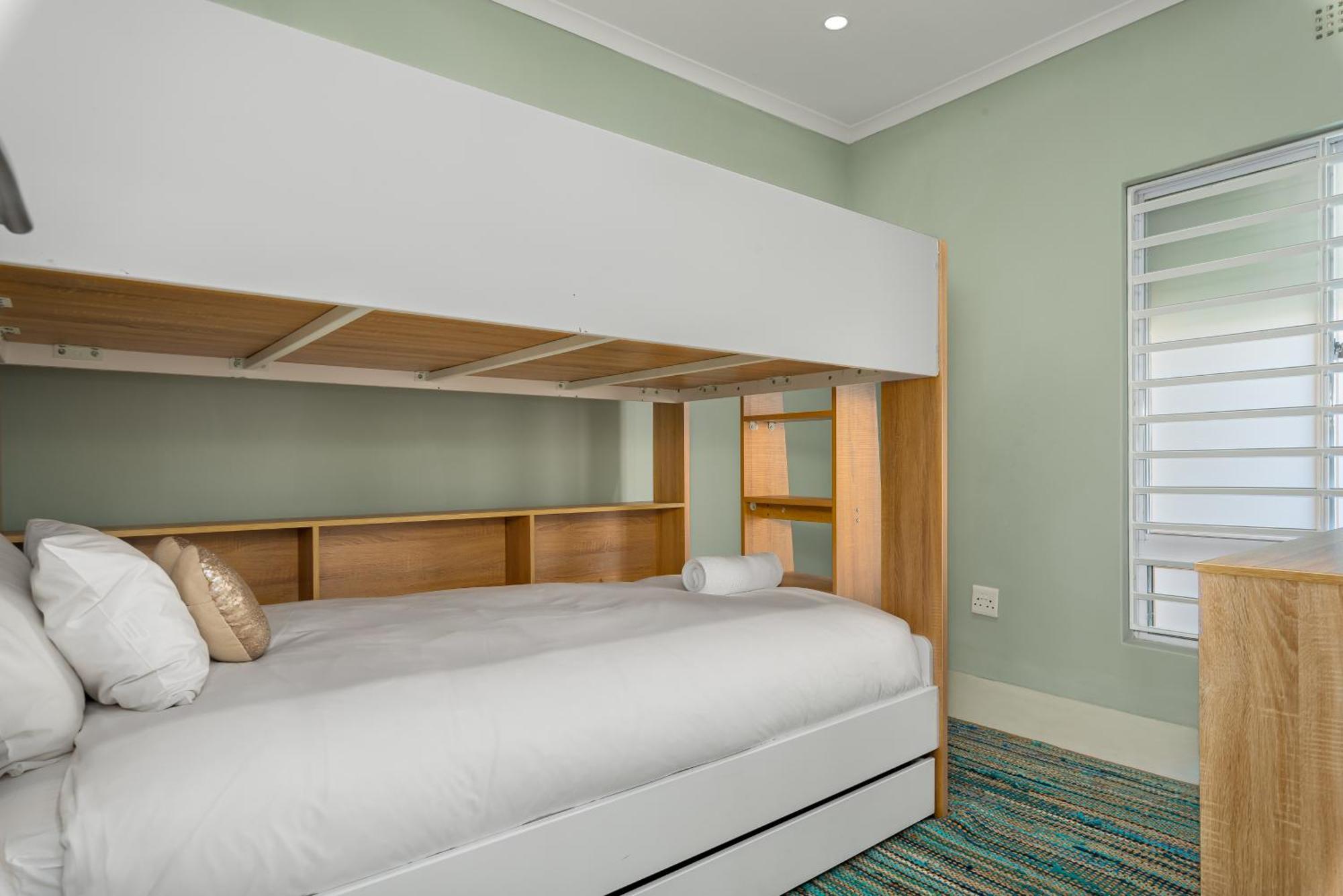 323 Leisure Bay Apartment